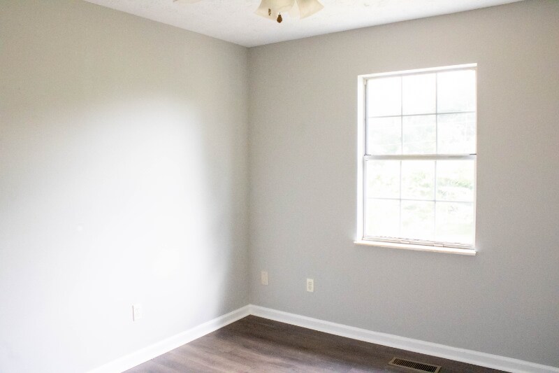 Building Photo - 9201 Shady Bend Ln