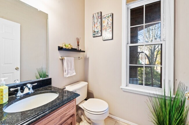 Building Photo - 29 Newell St