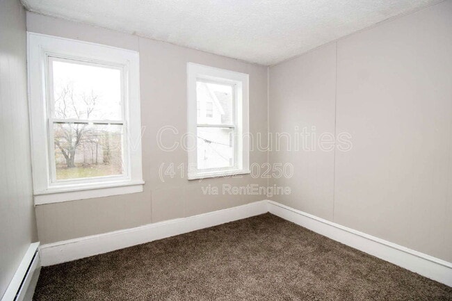 Building Photo - 2947 E 57th St