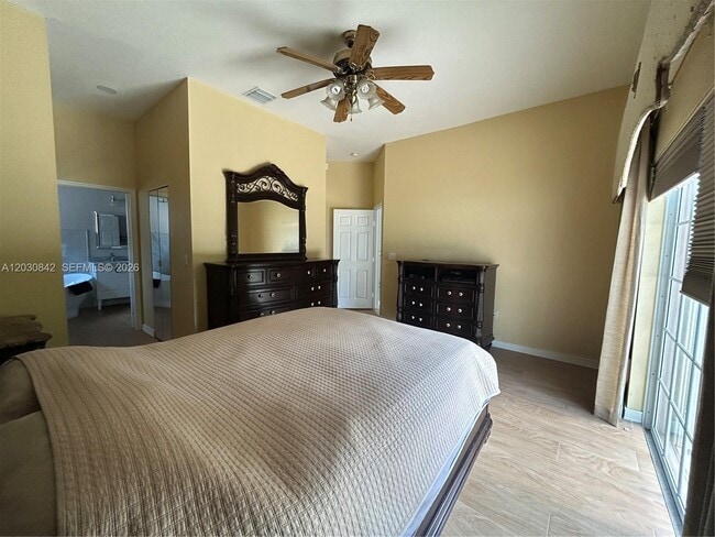Building Photo - 3073 SW 140th Ave