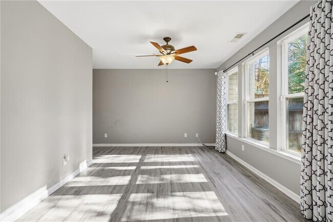 Building Photo - 331 Oakview Way