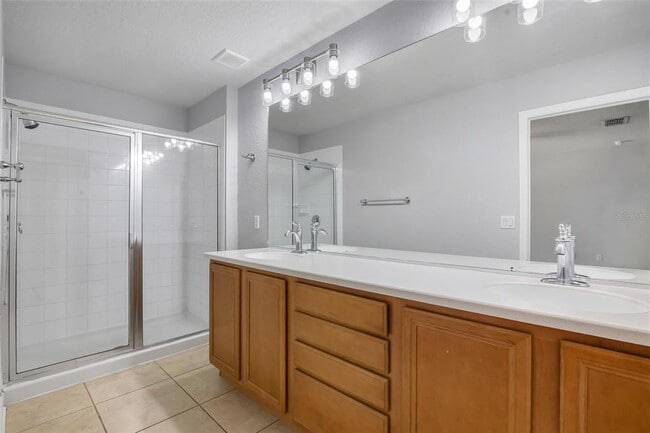Building Photo - 12702 Salomon Cove Dr