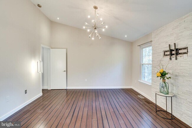 Building Photo - 6153 Forest Creek Ln