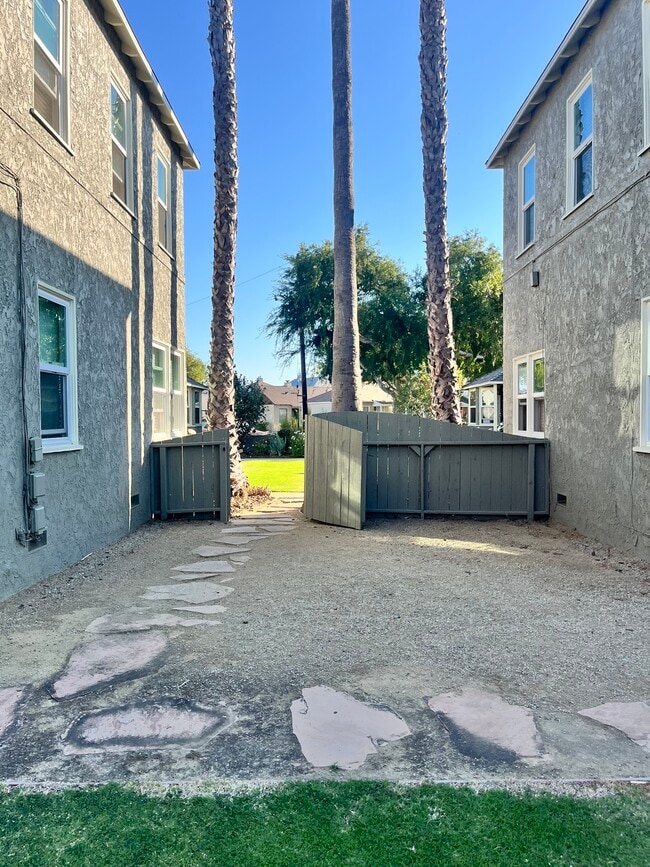 Building Photo - 15702 Brighton LLC B