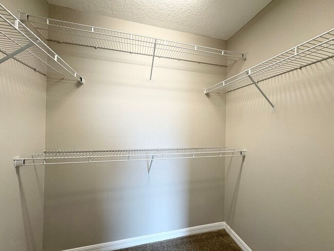 Building Photo - Gorgeous Lake View 3 BR 2.5 bath Luxury To...