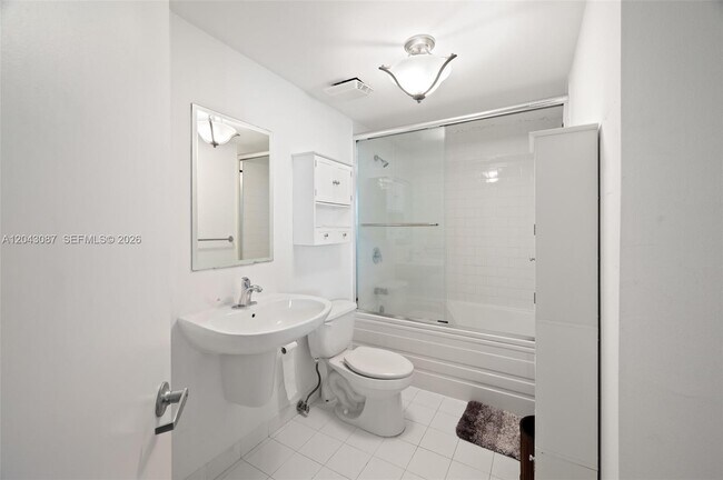 Building Photo - 690 SW 1st Ct