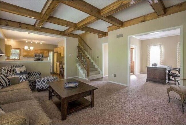 Building Photo - Beautiful 4 Bedroom in Blue Valley Schools