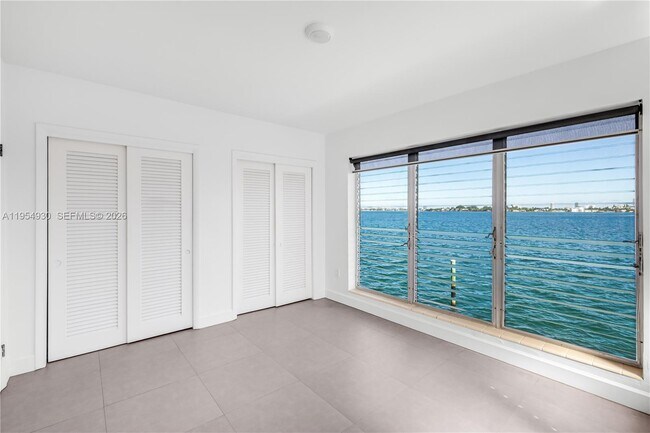 Building Photo - 7921 East Dr