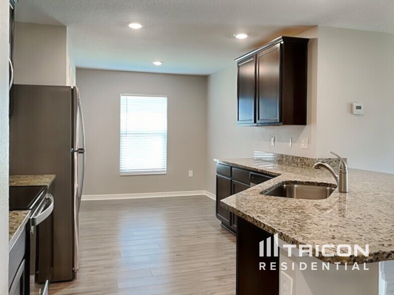 Building Photo - 6130 Dolostone Dr