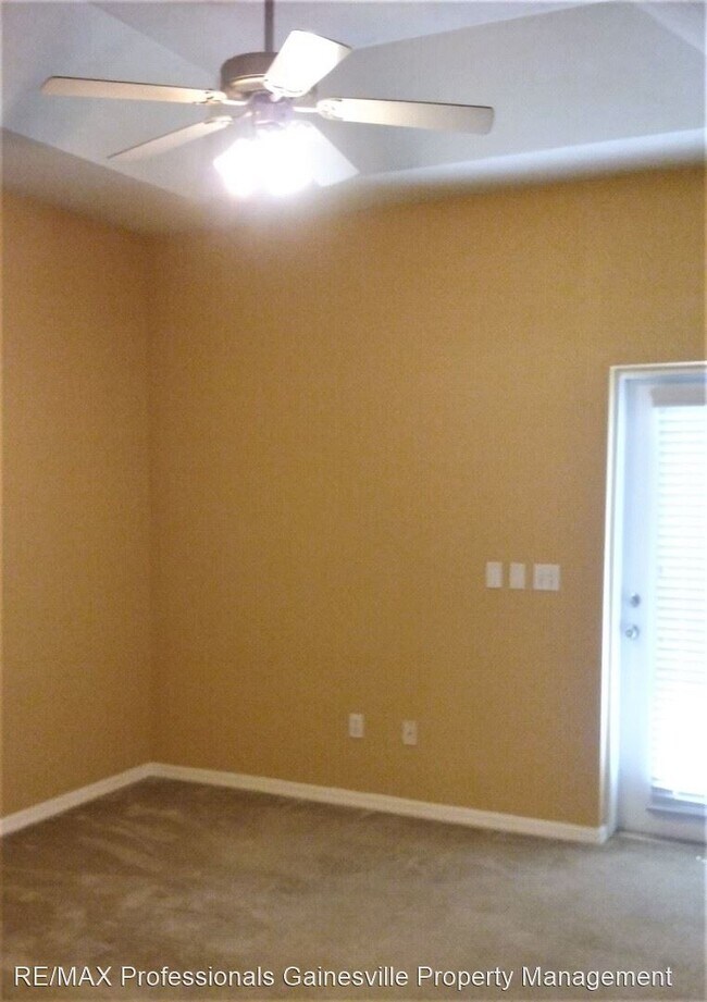 Building Photo - 3 br, 2.5 bath House - 162 SW 145th Drive #10