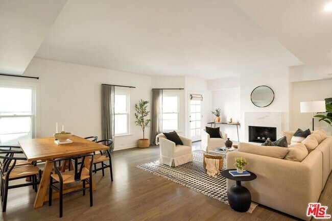 Building Photo - 2622 2nd St