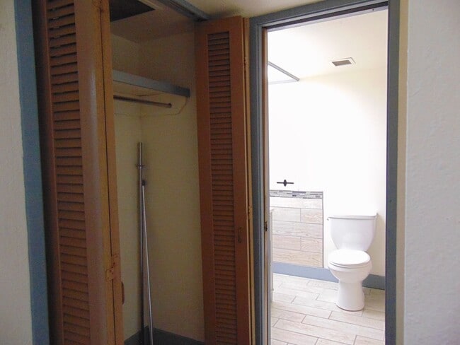 Building Photo - Waiakea Villas Condo - Studio w/ full kitchen plus lanai