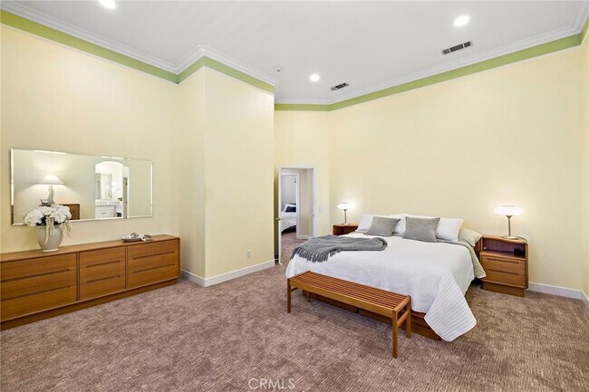 Building Photo - 48 Downfield Way
