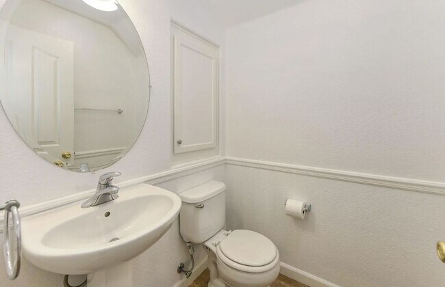 Building Photo - Experience Esplanade! Premier Townhome Com...