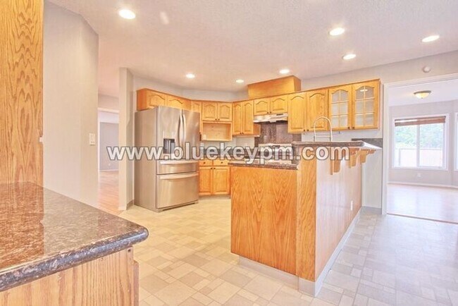 Building Photo - 1130 NE 178th Ave