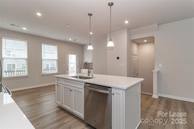 Building Photo - 5038 Springarn Ct