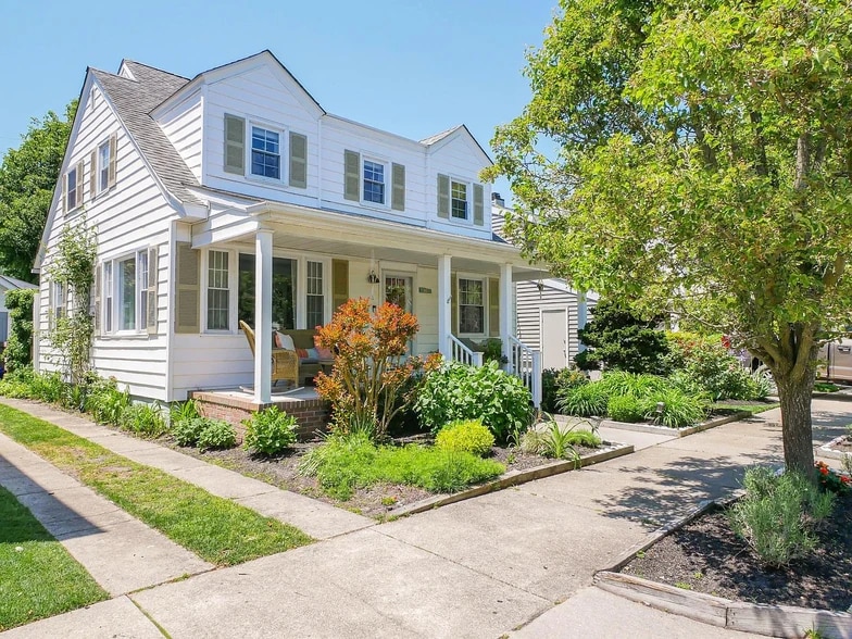 Primary Photo - 110 N Pembroke Ave