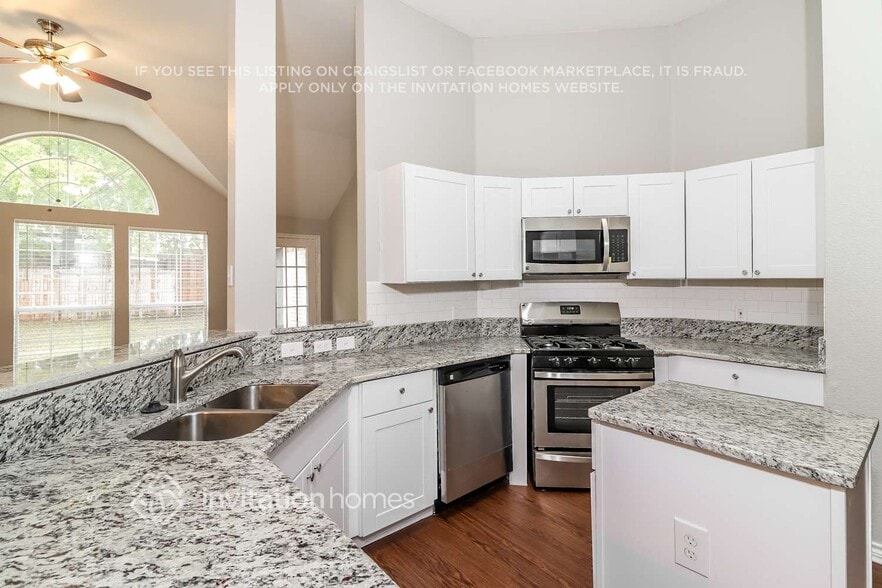 Building Photo - 1617 Churchill Ln