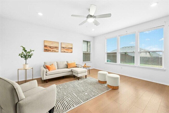 Building Photo - 7604 Peccary Dr