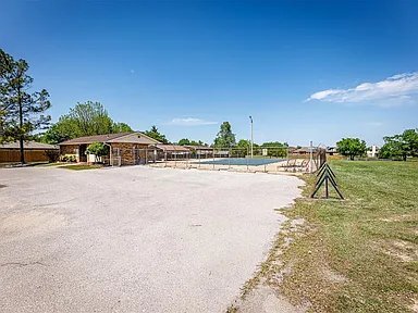 Building Photo - 4715 NE Bell Ave