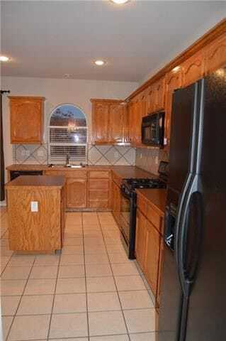 Building Photo - 6100 Horse Trap Dr