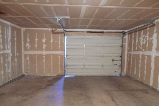 Building Photo - 2842 Jolyn Way
