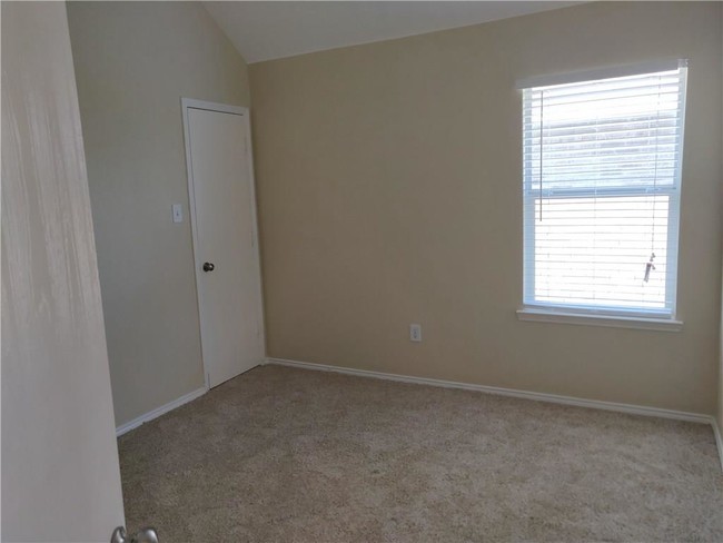 Building Photo - 6629 Scottsdale Way