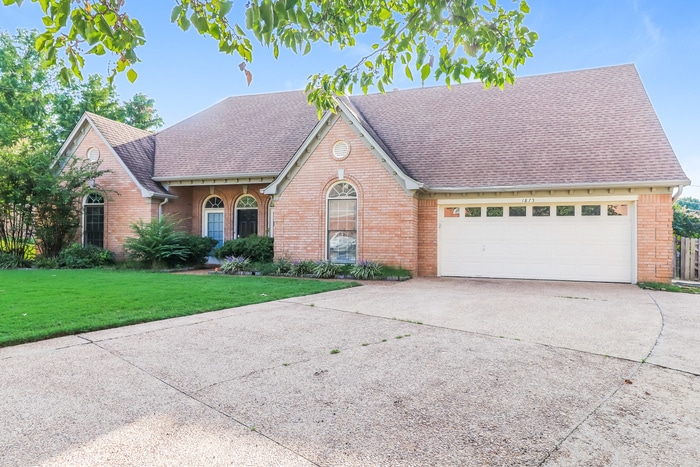 Building Photo - 1875 Carlyn Cove