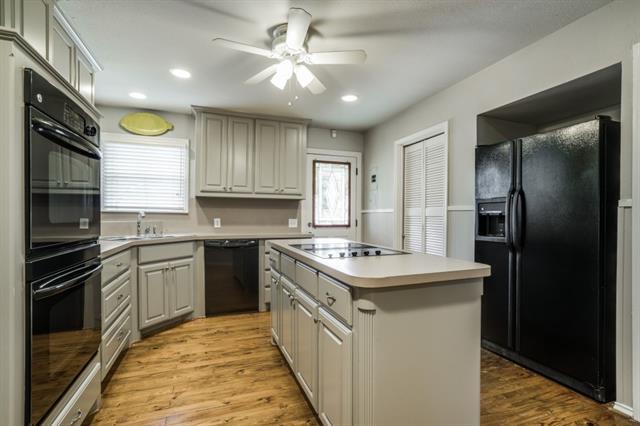 Building Photo - 2601 Highview Terrace