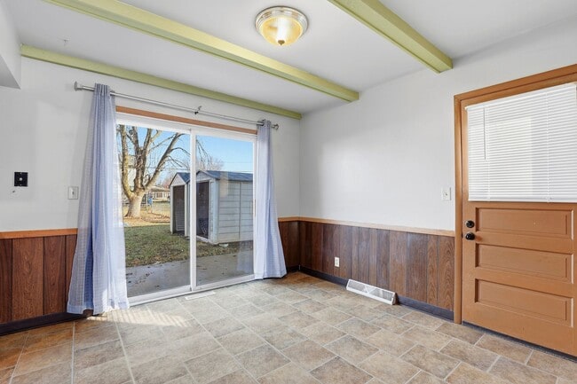 Building Photo - 846/848 Greenwood Court