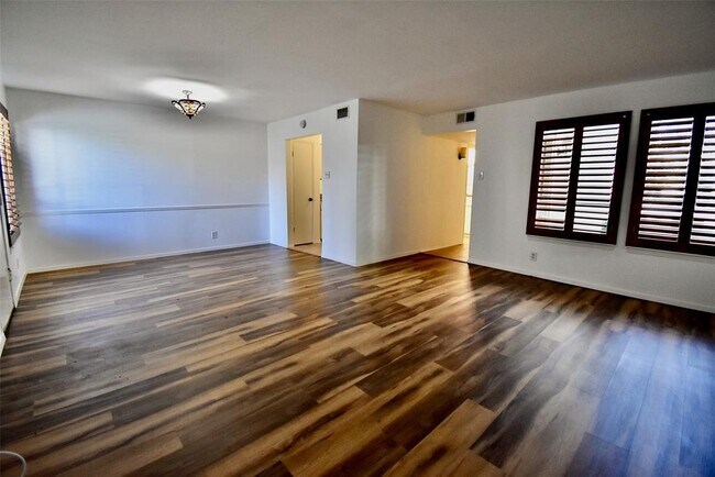 Building Photo - 4810 McKinney Ave