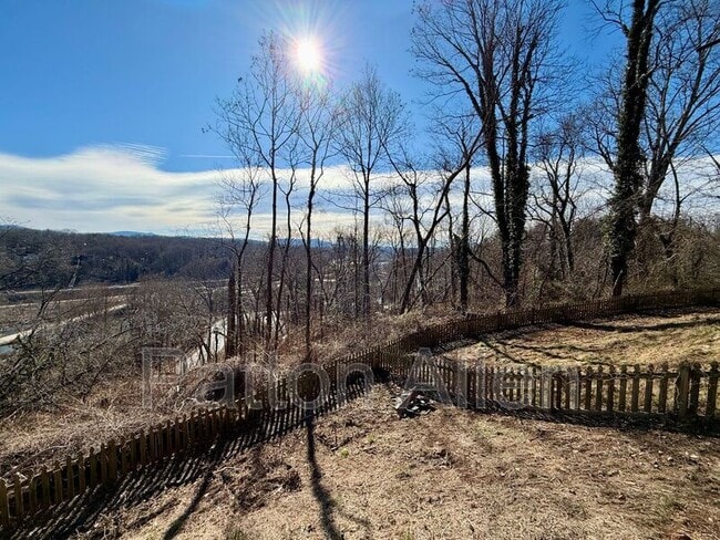 Building Photo - 12 Conscious Way