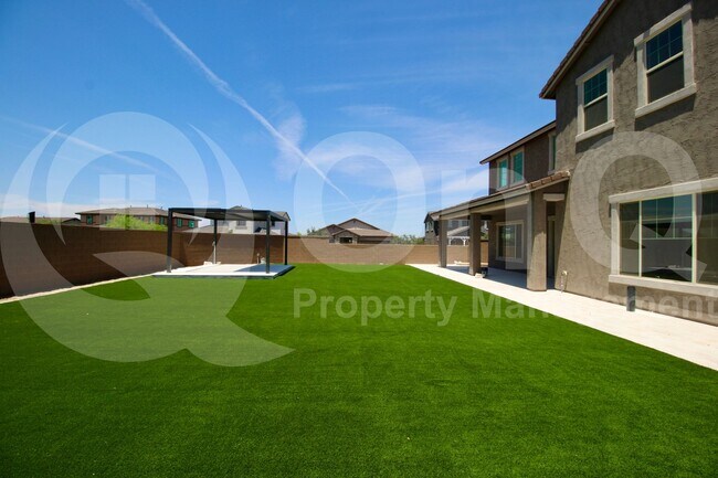 Building Photo - 19031 E Braeburn Ln