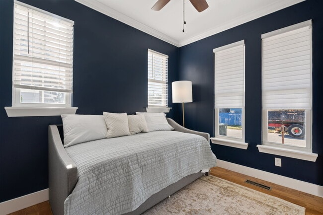 Building Photo - 213 Winchester St