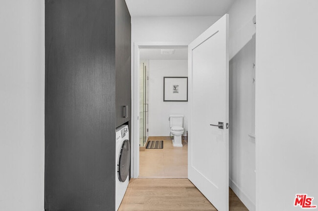 Building Photo - 3937 Kentucky Dr