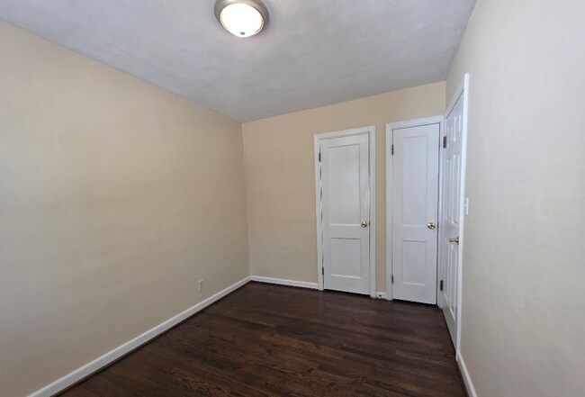 Building Photo - 318 E Evans St