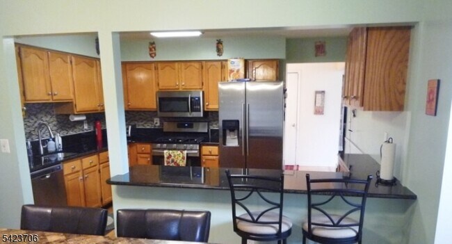 Building Photo - 14 Watchung Trail