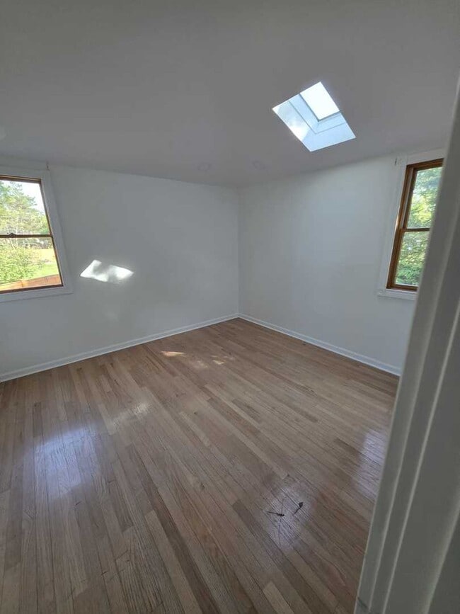 Building Photo - 20831 Maple Ct