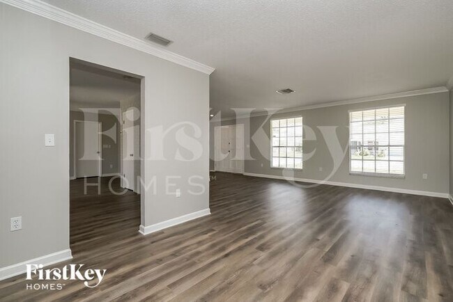 Building Photo - 8811 Shenandoah Ln