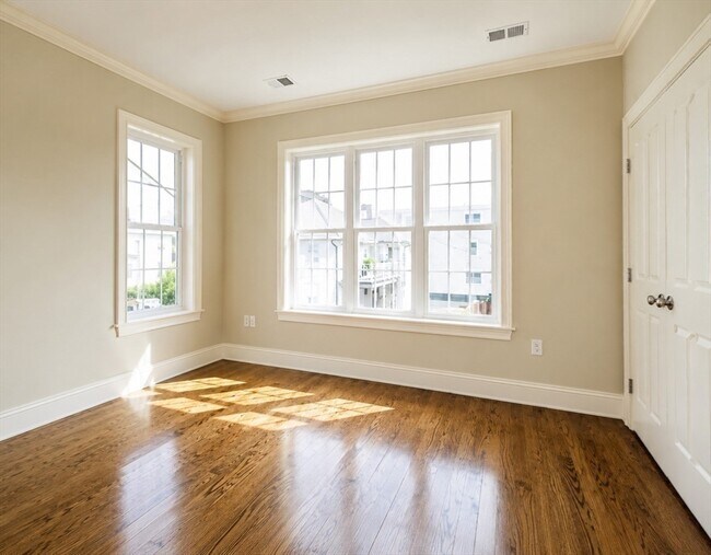 Building Photo - 3 Mendell Way