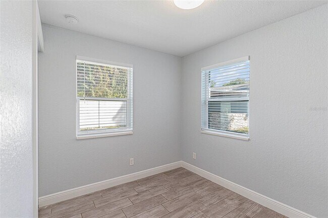 Building Photo - 3602 E 33rd Ave