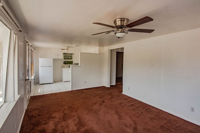 Building Photo - Upstairs Apartment