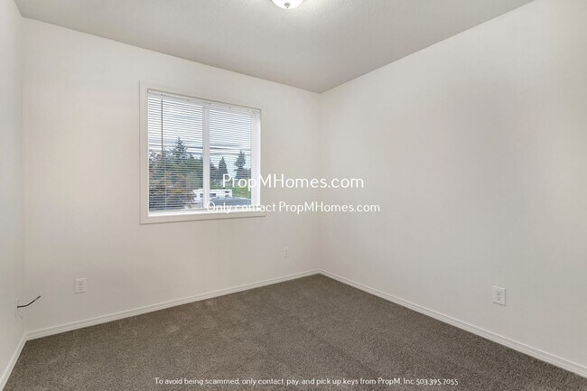 Building Photo - Spacious Retreat in NE Portland - 3 Bedroo...