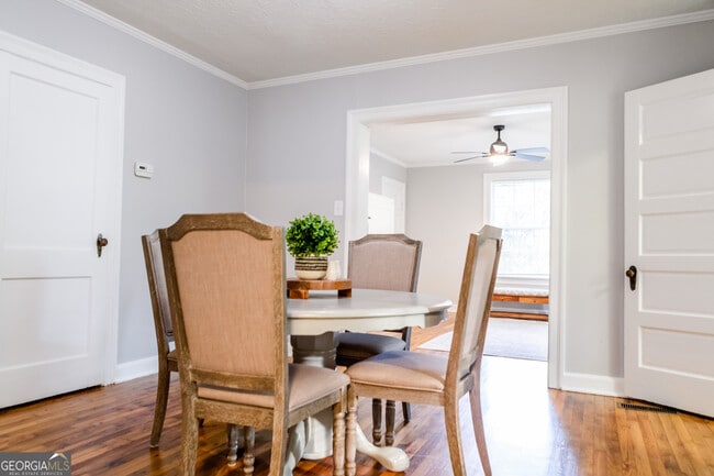 Building Photo - 111 E Screven St