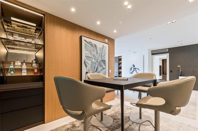 Building Photo - 300 Biscayne Blvd Way