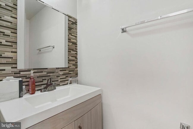 Building Photo - 13118 Plotner Farm Rd