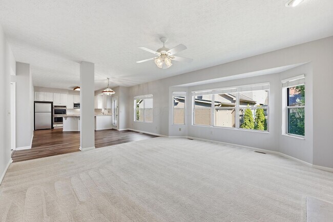 Building Photo - 6498 Ringsend Ct