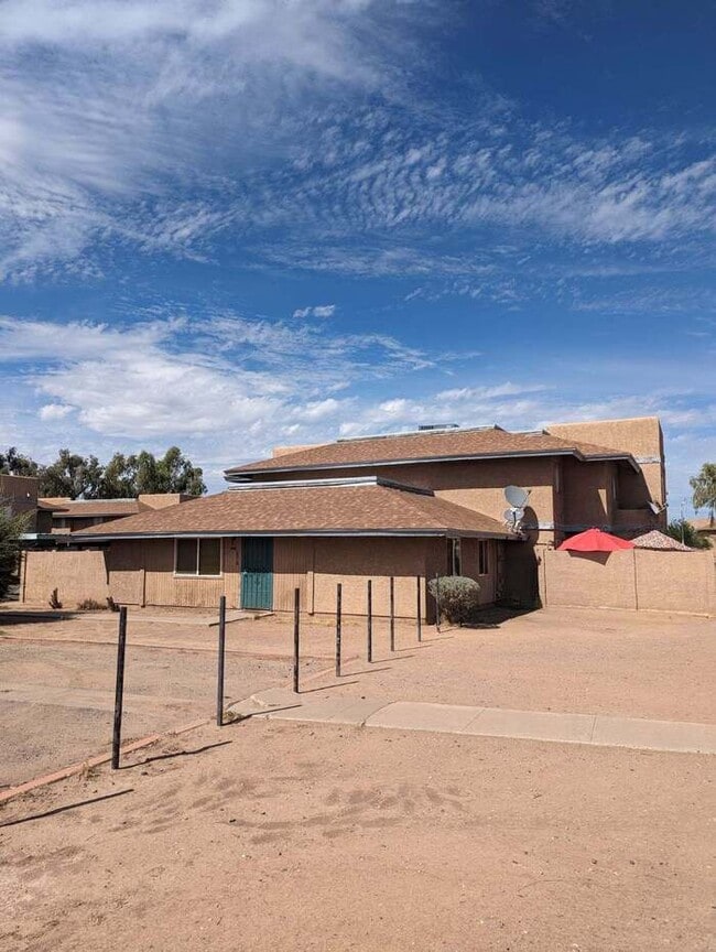 Building Photo - MOVE IN READY!!! TOWNHOME!! 2 BEDROOMS 2.5 BATHROOMS $1,634 A MONTH AND $3,000 DOWN OR CASH PRICE...