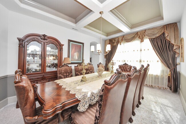 Building Photo - 1911 Sapphire Pines Ln