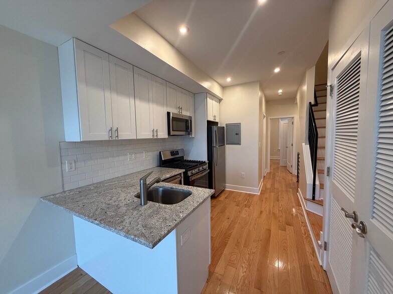 Building Photo - 1259 N 23rd St